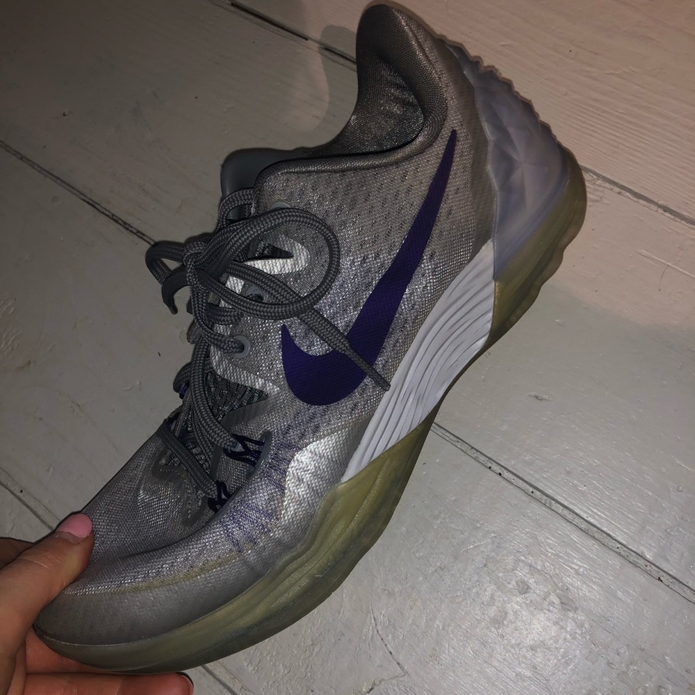 Kobe Nike tennis shoes